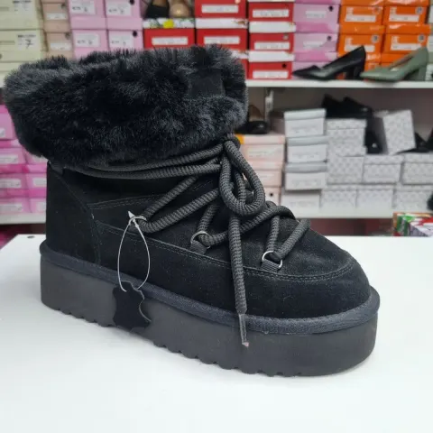 Ghete Dama negre cu siret si blana, comode, piele 3002