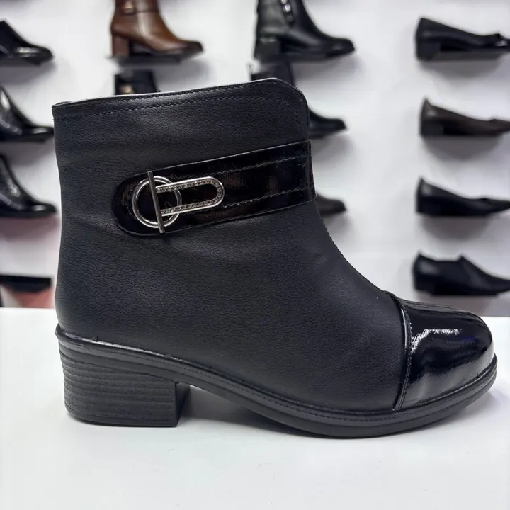 Ghete dama negre cu varf lucios si toc gros de 3 cm, profil