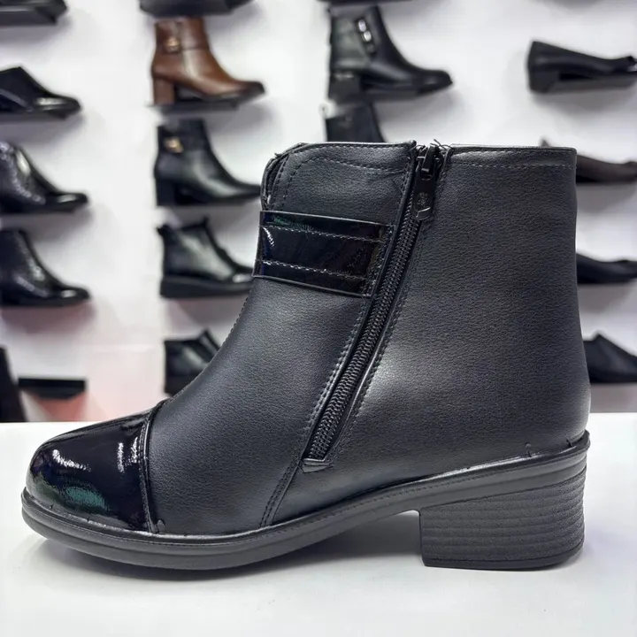 Ghete dama negre cu fermoar lateral, vedere din spate